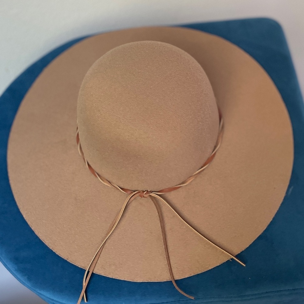 Floppy Hat w/ Wide Brim - Picture 2 of 6